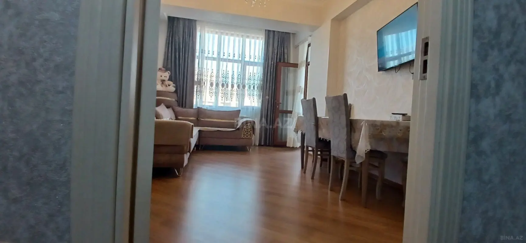 Satılır 2 otaqlı mənzil 83 m²