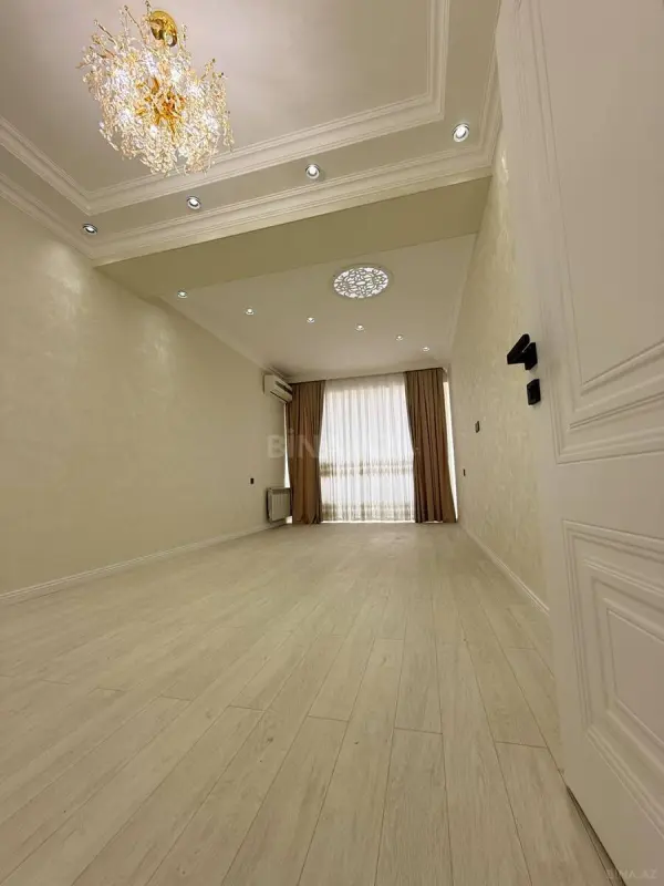 Satılır 3 otaqlı mənzil 110 m²