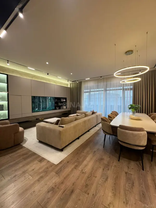 Satılır 3 otaqlı mənzil 145 m²