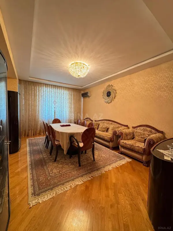 Satılır 4 otaqlı mənzil 170 m²