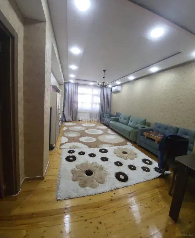 Satılır 3 otaqlı mənzil 130 m²