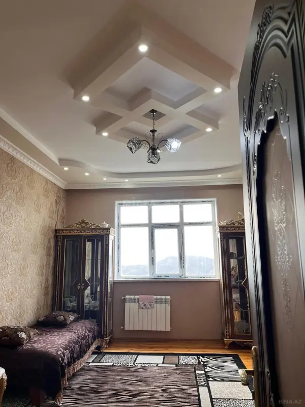 Kirayə verilir 2 otaqlı mənzil 85 m²
