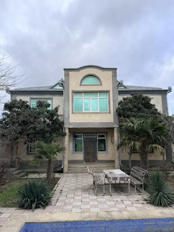 Kirayə verilir 5 otaqlı həyət evi 200 m²