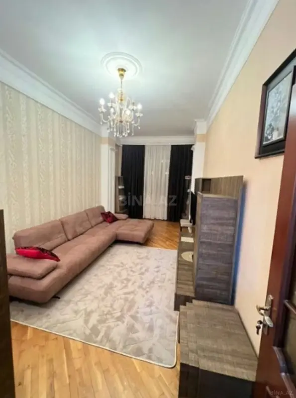 Kirayə verilir 2 otaqlı mənzil 75 m²