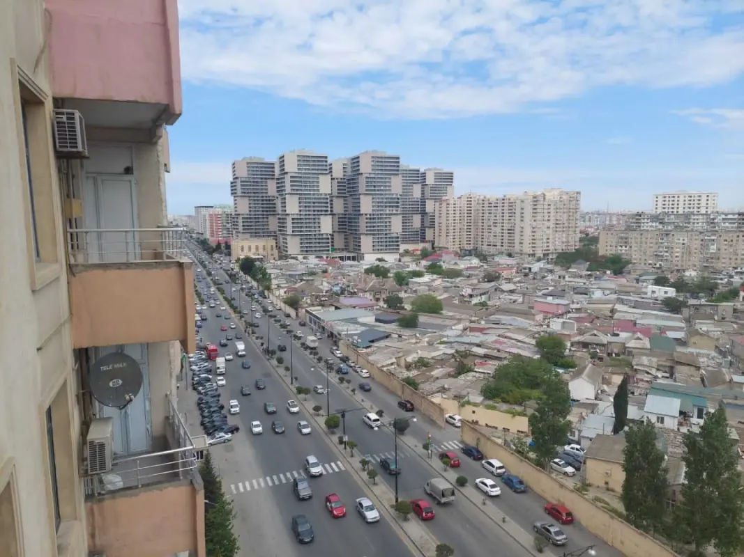 Satılır 3 otaqlı mənzil 118 m²