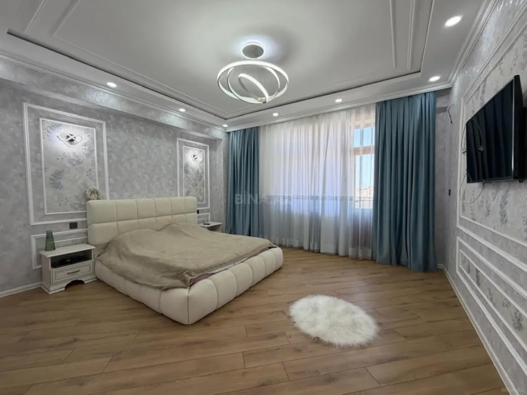 Satılır 3 otaqlı mənzil 130 m²