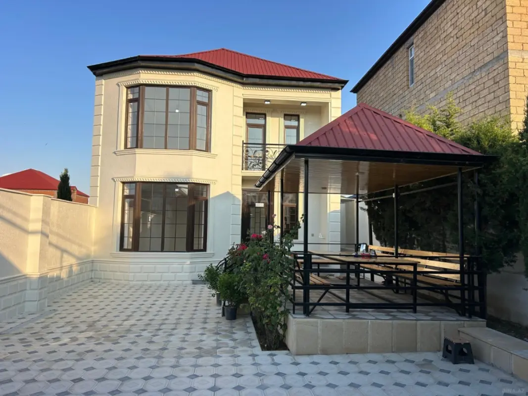 Satılır 5 otaqlı həyət evi 180 m²