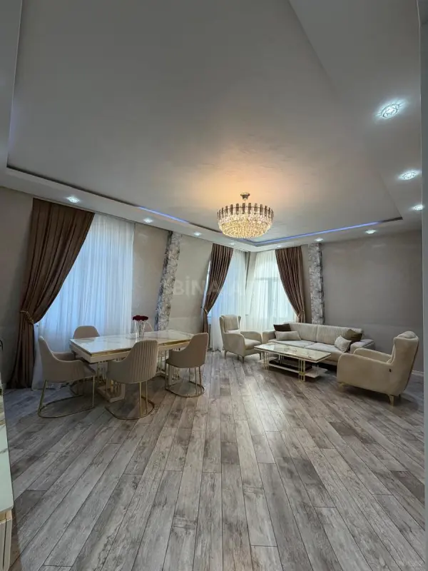 Satılır 3 otaqlı mənzil 125 m²