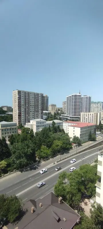 Satılır 3 otaqlı mənzil 140 m²