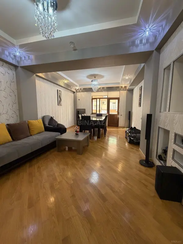 Satılır 4 otaqlı mənzil 120 m²
