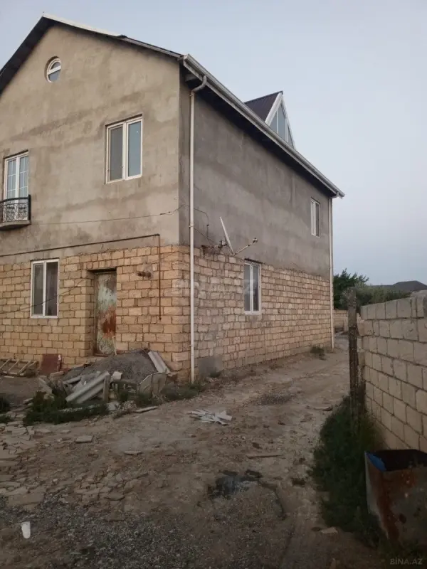 Satılır 7 otaqlı həyət evi 190 m²
