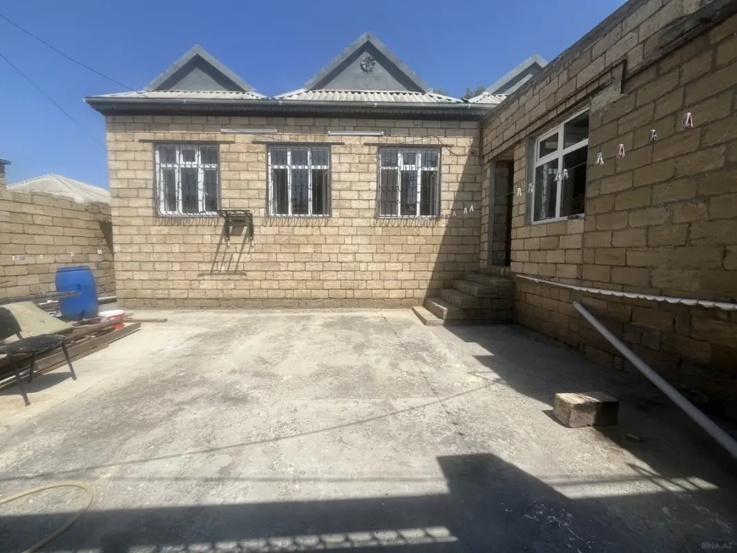 Satılır 4 otaqlı həyət evi 100 m²