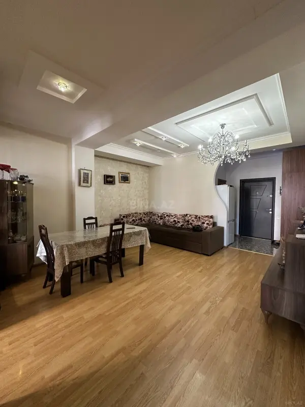Satılır 2 otaqlı mənzil 67 m²
