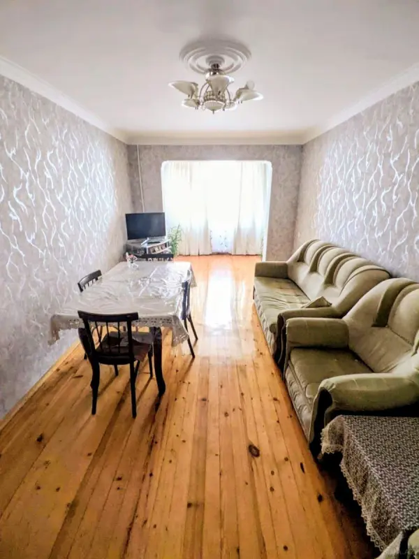 Satılır 4 otaqlı mənzil 100 m²