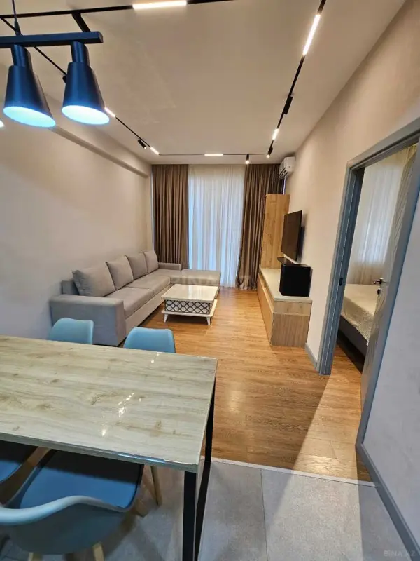 Kirayə verilir 2 otaqlı mənzil 75 m²