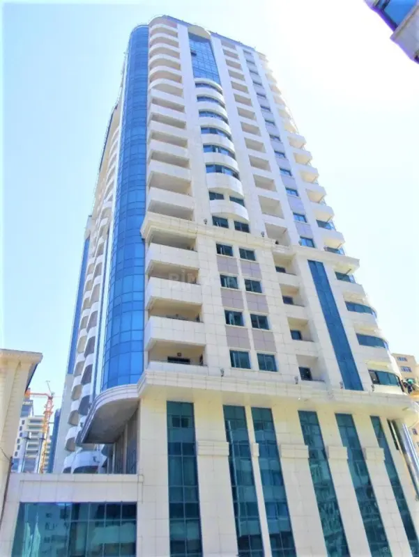 Kirayə verilir 4 otaqlı mənzil 250 m²