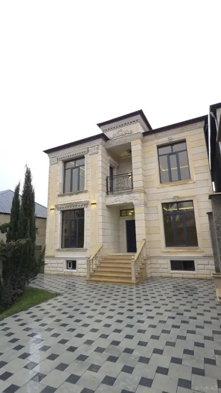 Satılır 6 otaqlı həyət evi 330 m²