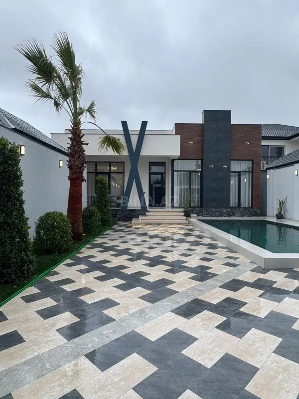 Satılır 5 otaqlı həyət evi 195 m²