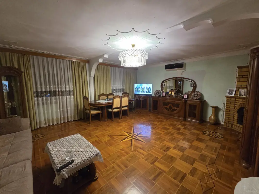 Satılır 5 otaqlı mənzil 130 m²