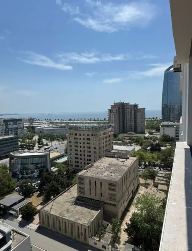 Satılır 2 otaqlı mənzil 86 m²