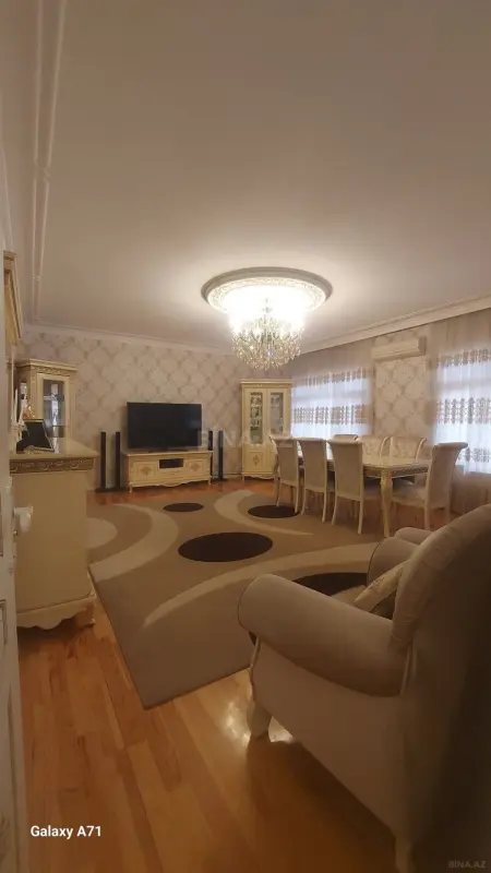 Satılır 5 otaqlı mənzil 125 m²