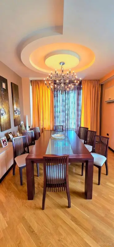 Satılır 3 otaqlı mənzil 143 m²