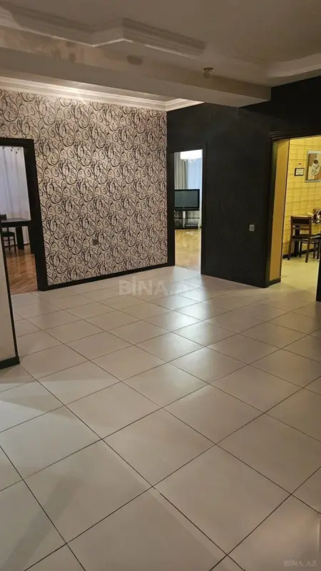 Satılır 4 otaqlı mənzil 165 m²
