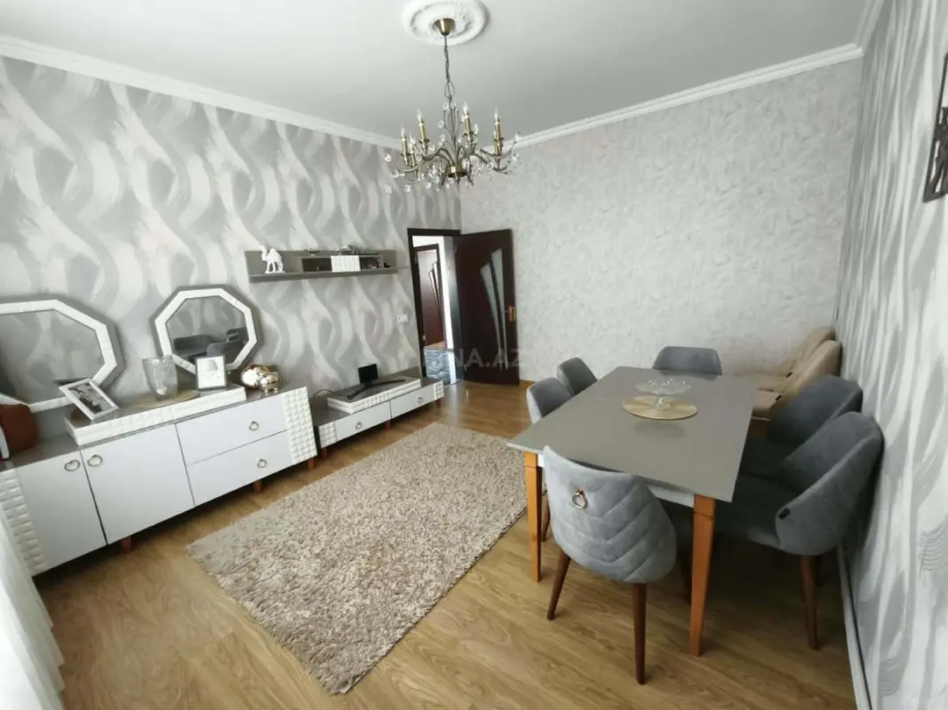Satılır 6 otaqlı həyət evi 220 m²