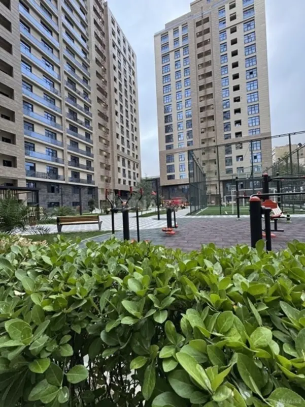 Satılır 2 otaqlı mənzil 97 m²