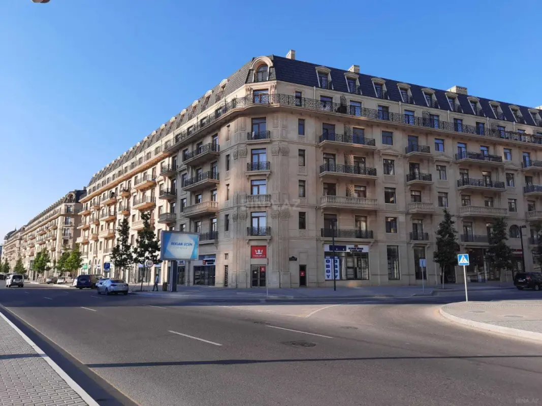 Kirayə verilir 4 otaqlı mənzil 180 m²