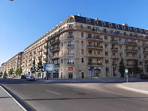 Kirayə verilir 4 otaqlı mənzil 180 m² — Bakı 4 otaq 180.00 m²