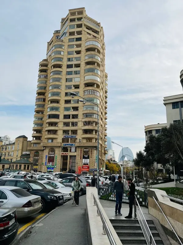 Kirayə verilir 3 otaqlı mənzil 130 m²