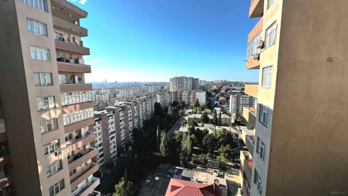 Satılır 2 otaqlı mənzil 83 m²
