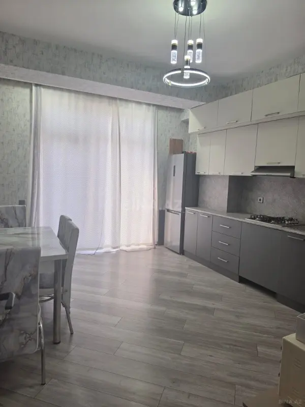 Kirayə verilir 2 otaqlı mənzil 86 m²