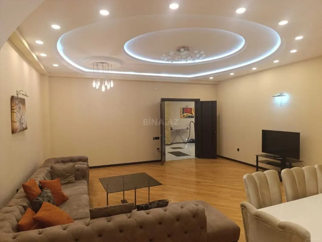 Satılır 3 otaqlı mənzil 170 m²