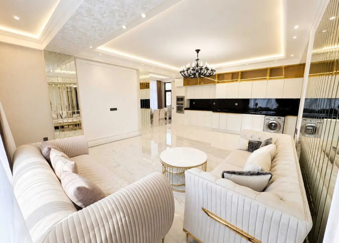 Satılır 4 otaqlı mənzil 146 m²