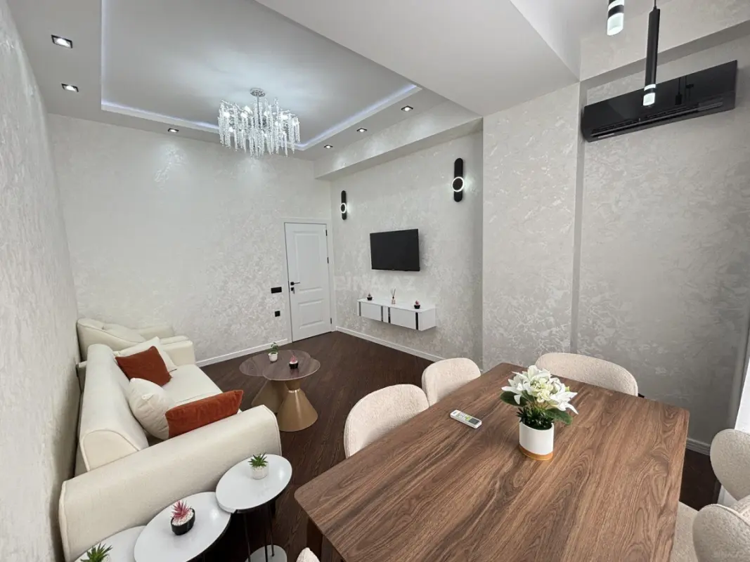 Satılır 2 otaqlı mənzil 68 m²