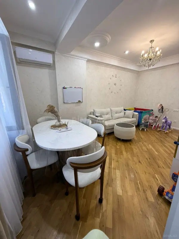 Satılır 2 otaqlı mənzil 63 m²