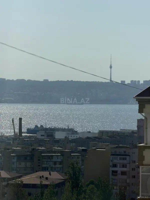 Satılır 4 otaqlı mənzil 156 m²