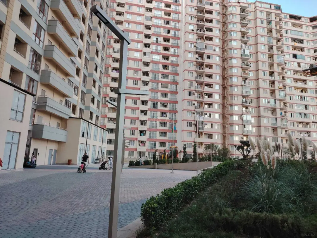 Kirayə verilir 2 otaqlı mənzil 90 m²