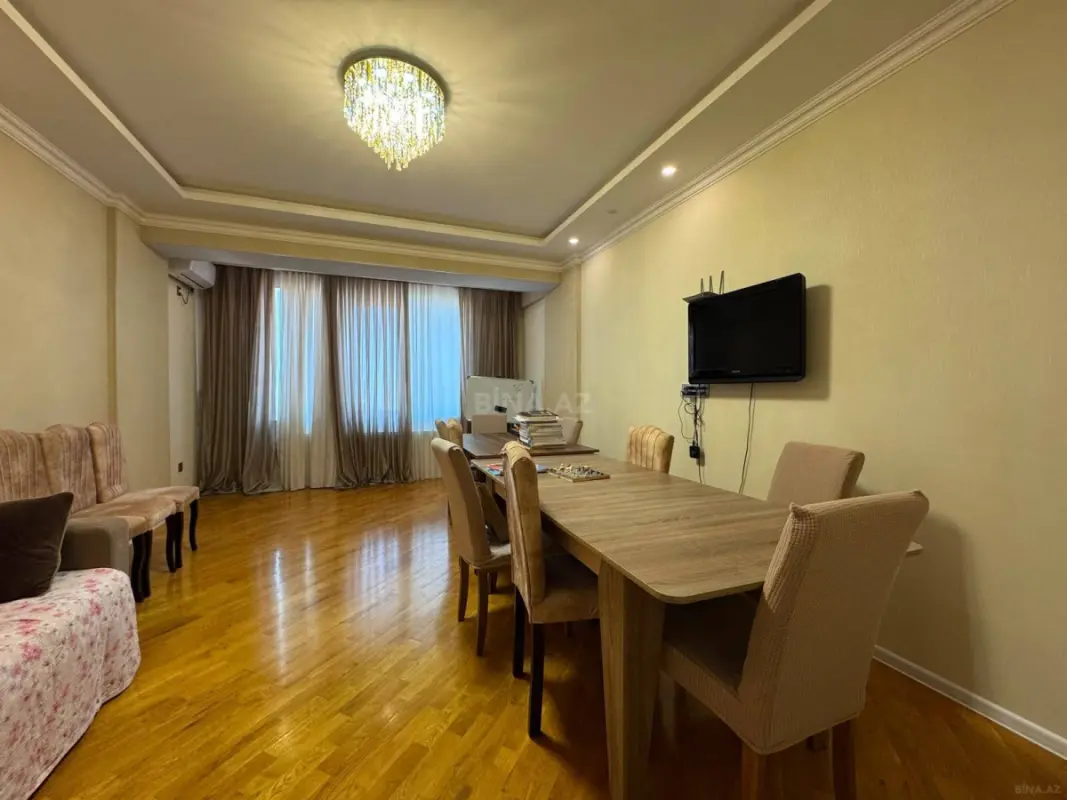 Kirayə verilir 2 otaqlı mənzil 98 m²