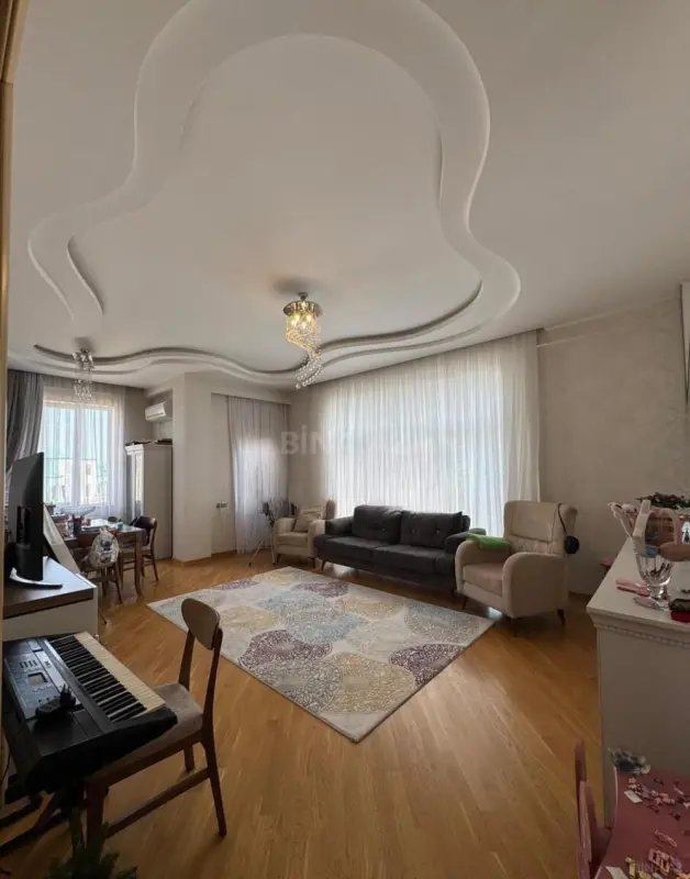 Satılır 3 otaqlı mənzil 120 m²