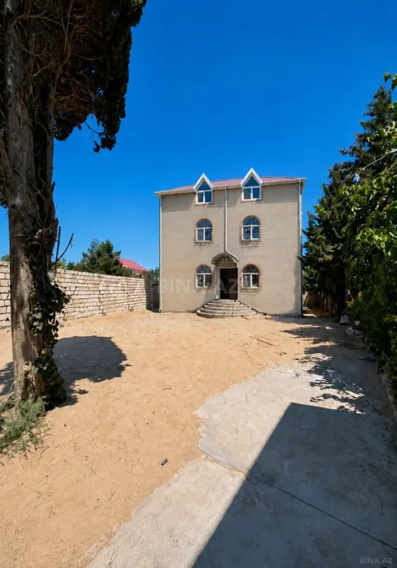 Satılır 6 otaqlı həyət evi 190 m²