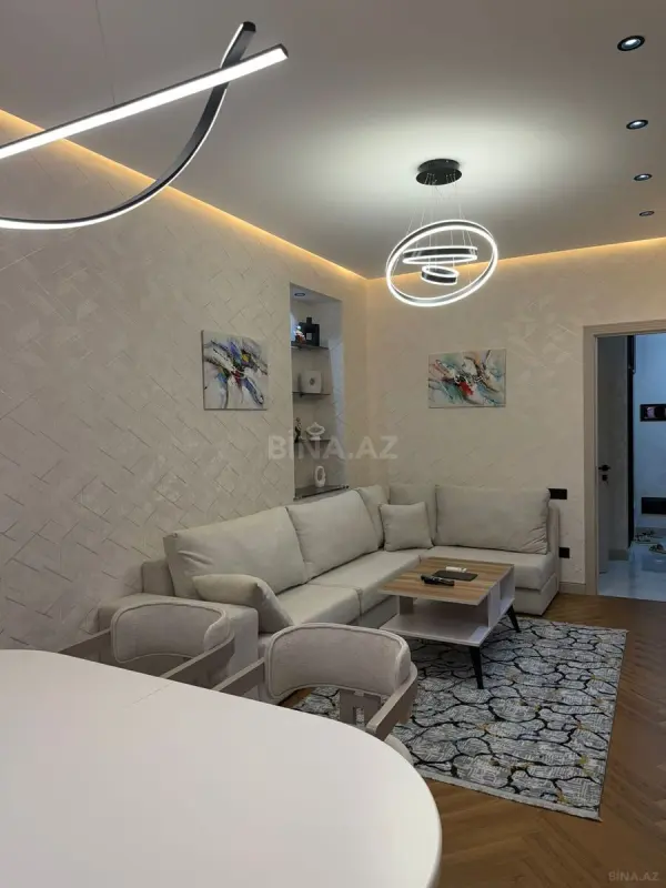 Satılır 2 otaqlı mənzil 61 m²