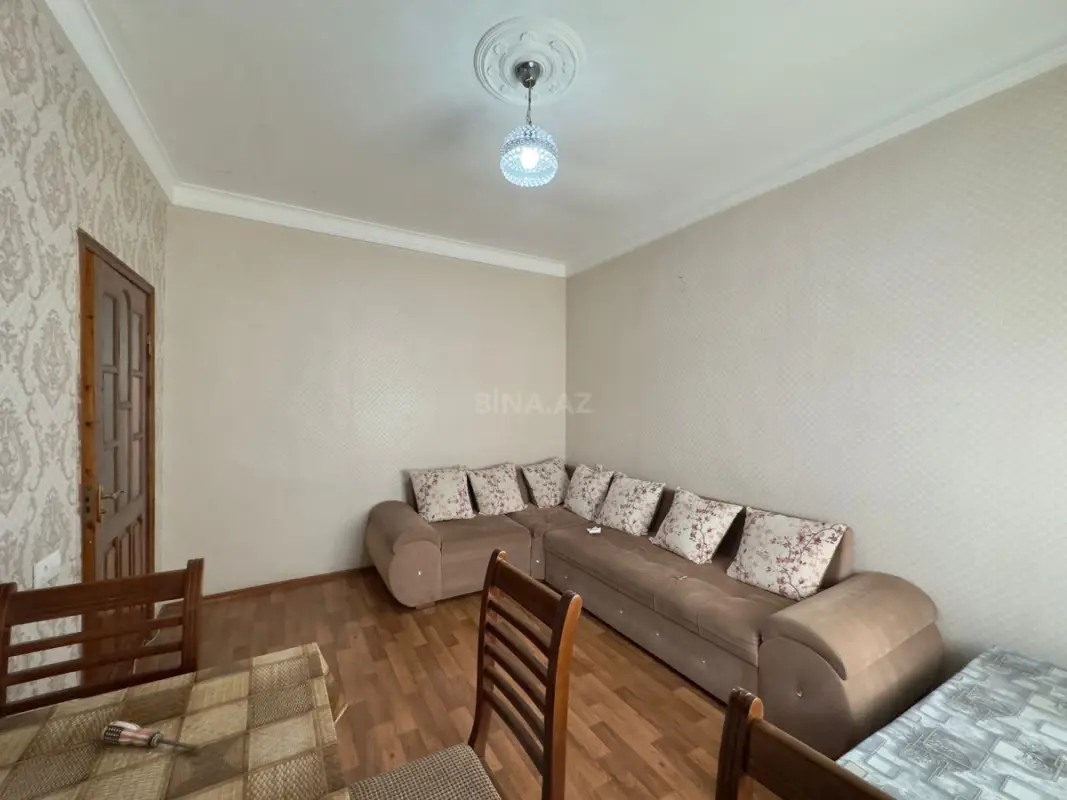 Kirayə verilir 2 otaqlı mənzil 50 m²