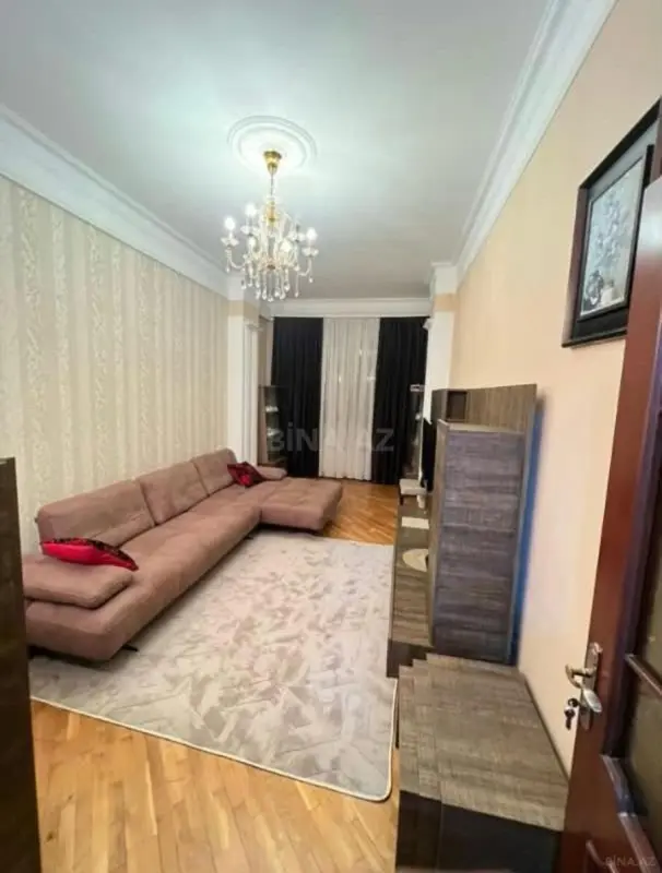 Kirayə verilir 2 otaqlı mənzil 70 m²