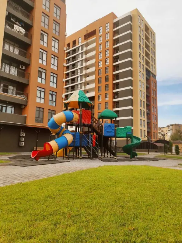 Satılır 3 otaqlı mənzil 113.2 m²