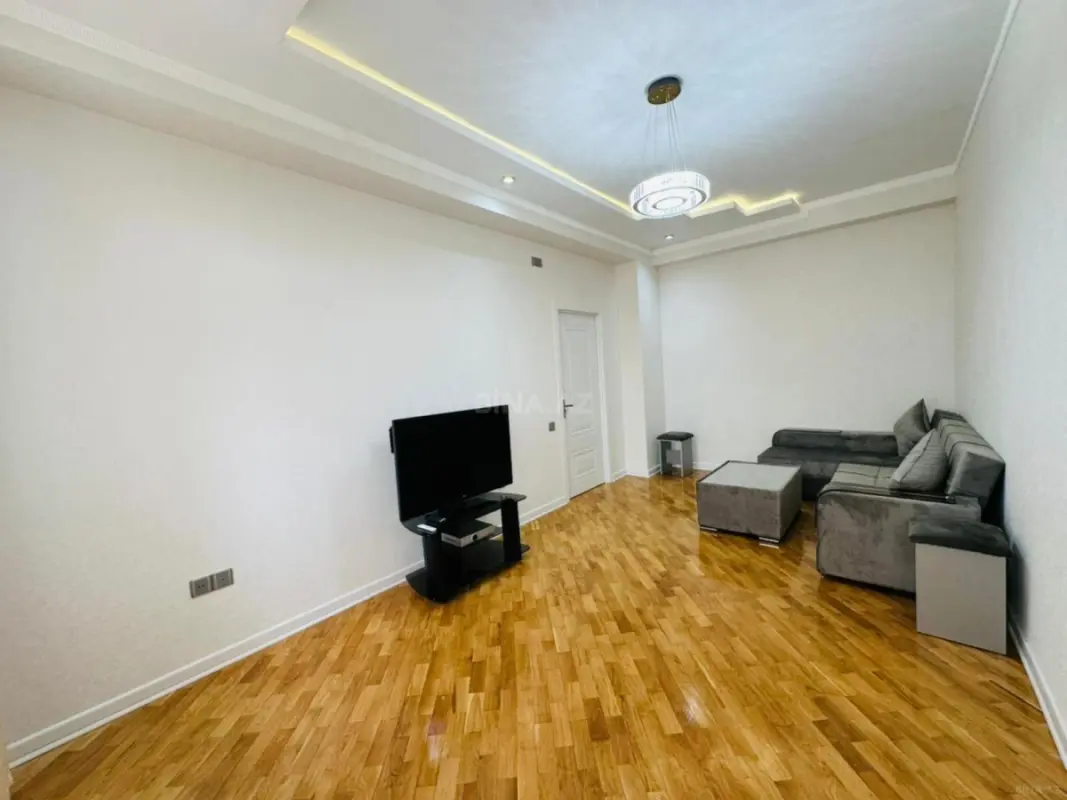 Kirayə verilir 2 otaqlı mənzil 75 m²