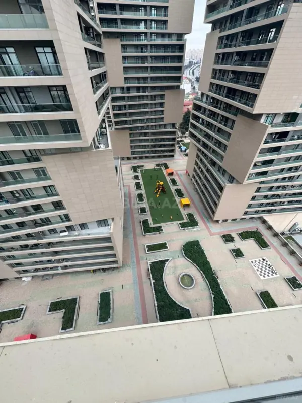 Kirayə verilir 3 otaqlı mənzil 140 m²