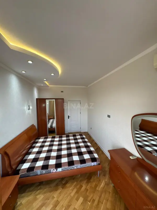 Kirayə verilir 2 otaqlı mənzil 75 m²